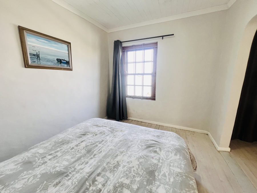 3 Bedroom Property for Sale in Middedorp Western Cape